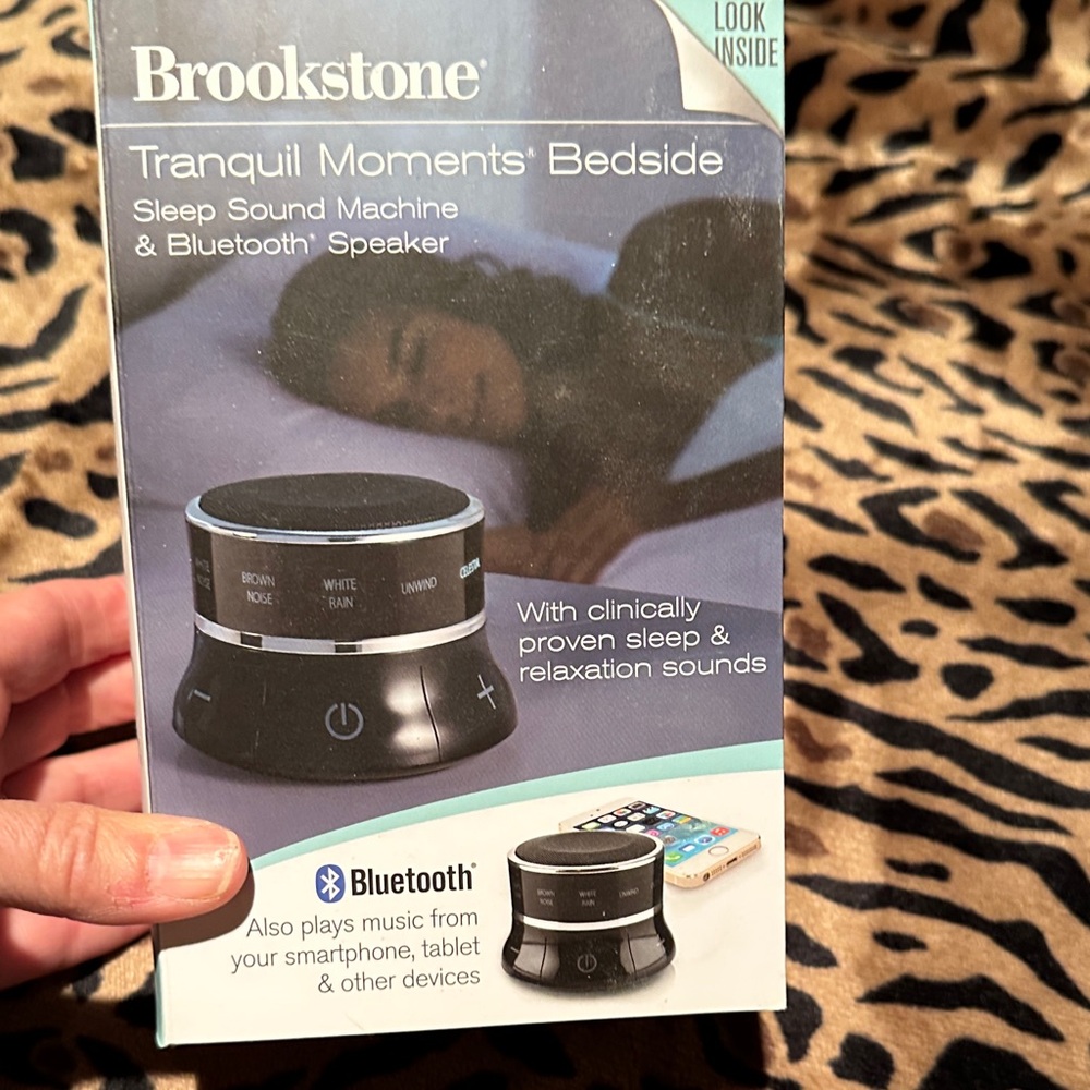 Brookstone Tranquil moments Bedside sleep sound machine & Bluetooth speaker new
